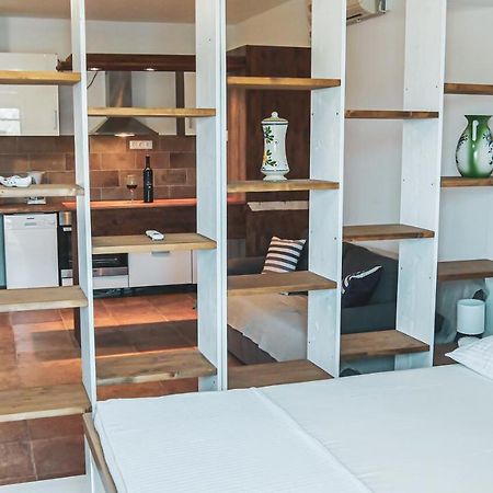 Fully Renovated One Bedroom Apartment With A Seaview - A Севид Экстерьер фото