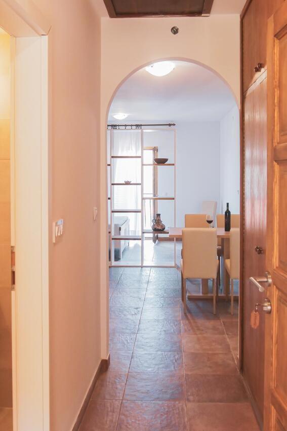 Fully Renovated One Bedroom Apartment With A Seaview - A Севид Экстерьер фото