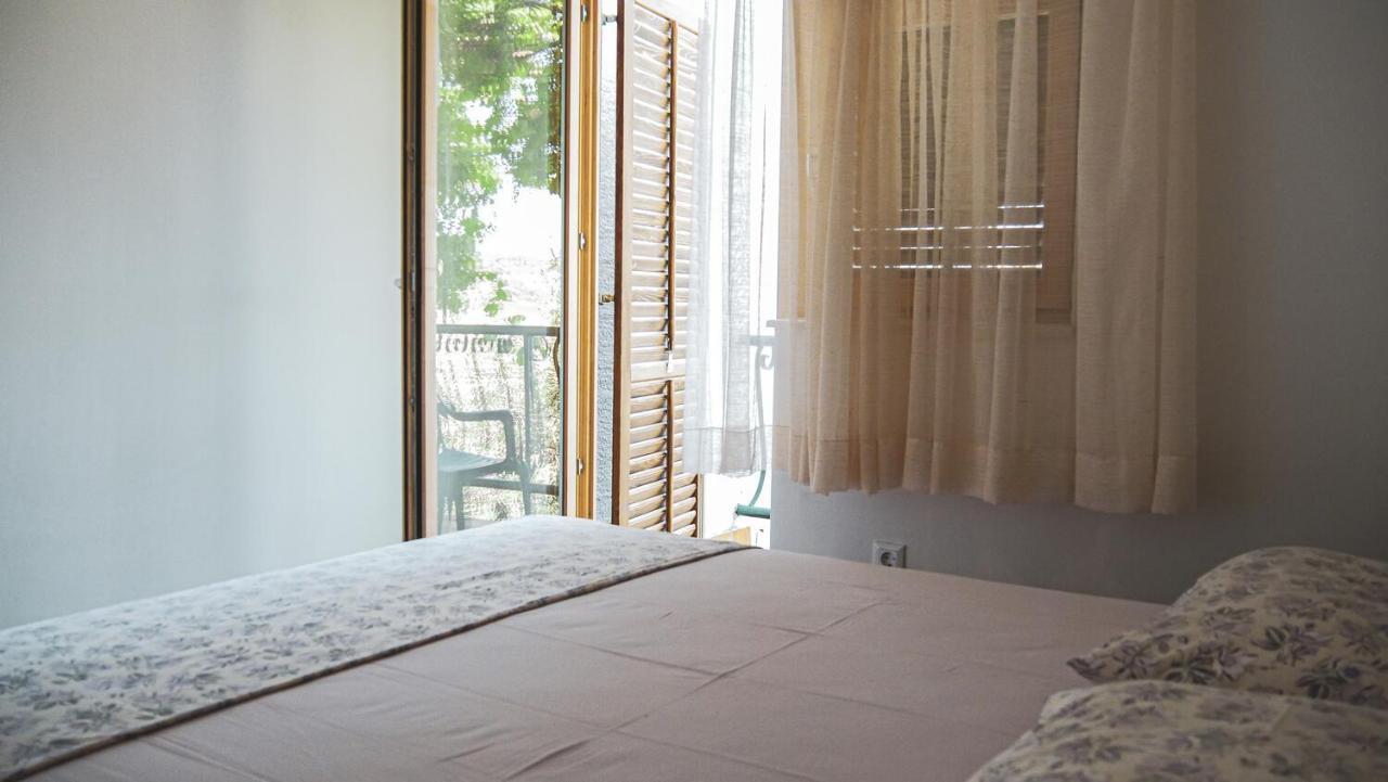 Fully Renovated One Bedroom Apartment With A Seaview - A Севид Экстерьер фото